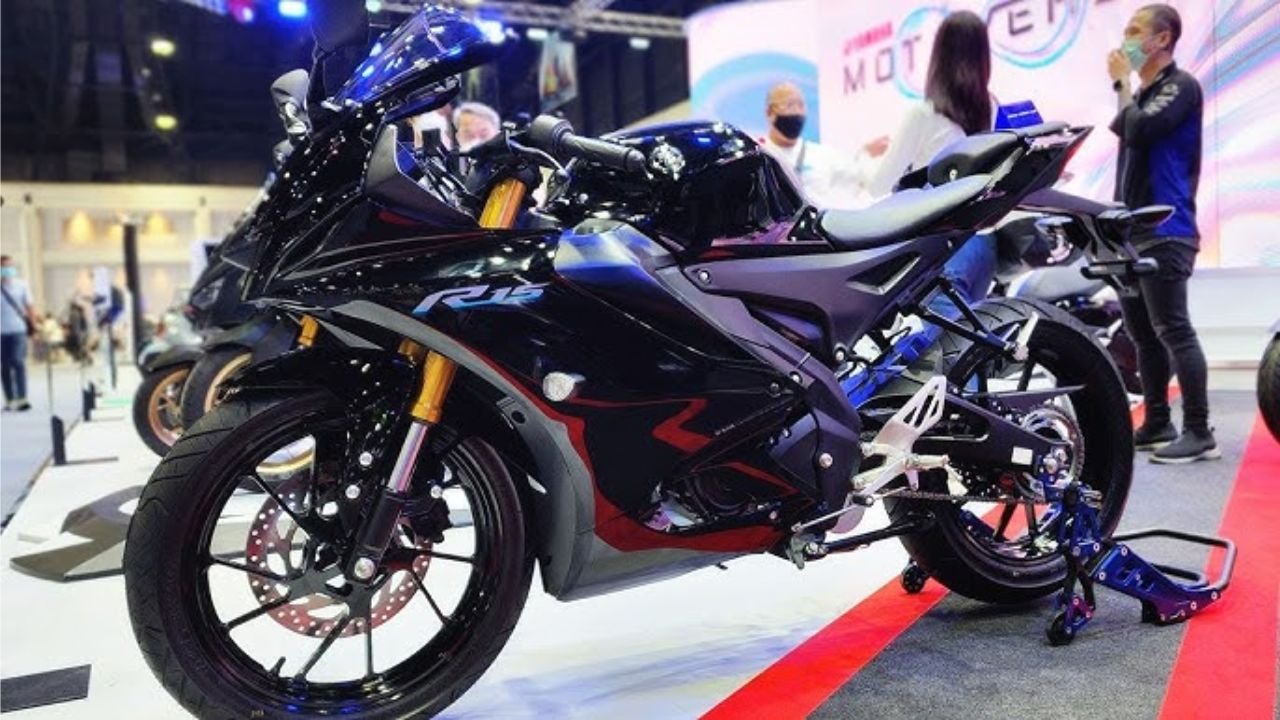 Yamaha R15 V4